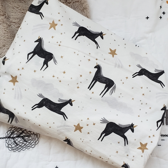 Pottery Barn Kids Modern Baby Crib/Toddler Sheet - Picture 5 of 5